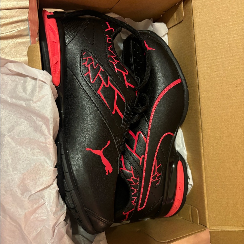 BRAND NEW Pumas size 6.5 women